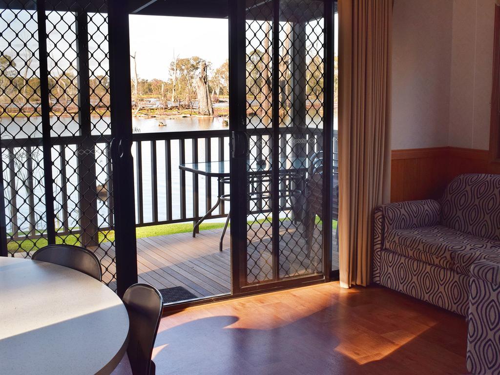 Cohuna Waterfront Holiday Park Bagian luar foto