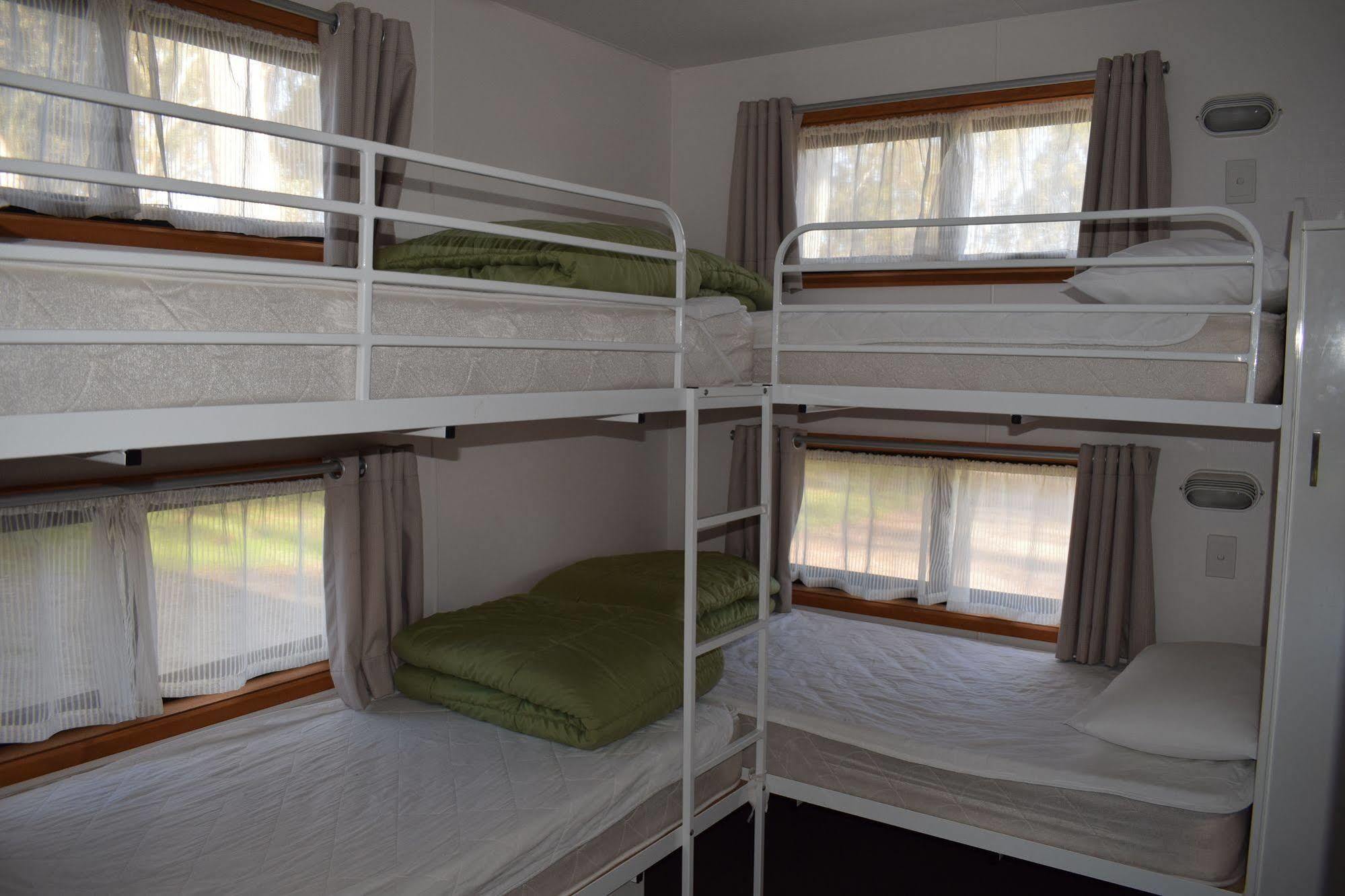 Cohuna Waterfront Holiday Park Bagian luar foto